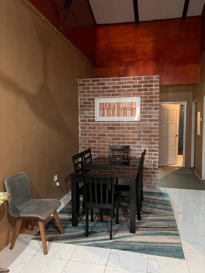 Theatbas Homestay 17 In Seri Iskandar Perak 3 Bedroom Bota Buitenkant foto